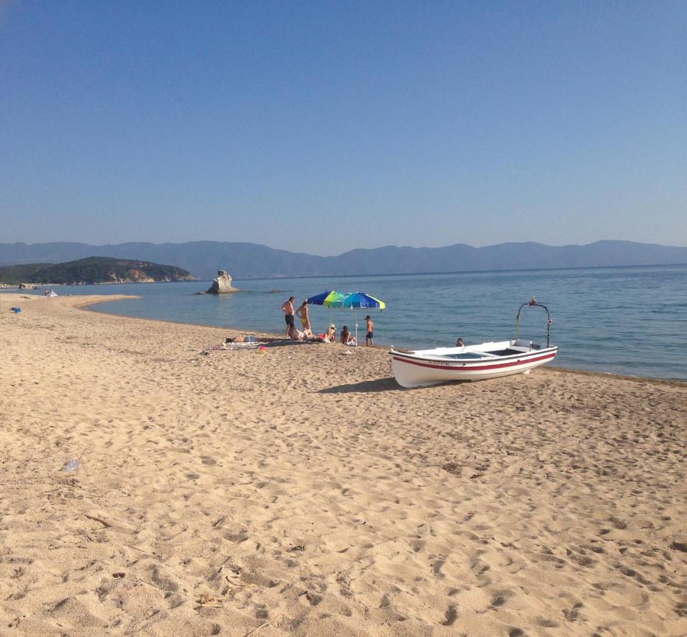 Ikidiki Beach Villa Ієрісос Екстер'єр фото